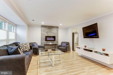 22424 Stablehouse Dr, Sterling, VA 20164 - photo 3