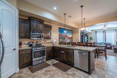 2051 N Pebble Beach Dr-014