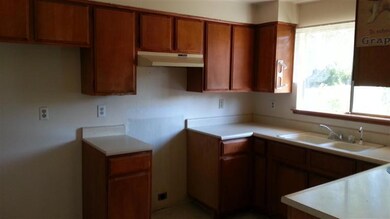 1963 McCarter Ln, Grants Pass, OR 97527 - photo 5