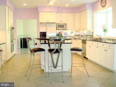 8734 Marburg Manor Dr, Lutherville Timonium, MD 21093 - photo 7