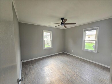 335 S Locust St, Dexter, MO 63841 - photo 4