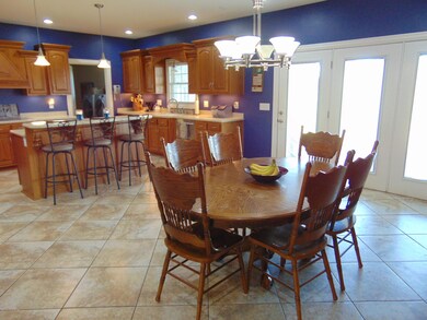 182 Eagles Bluff Ct, Shepherdsville, KY 40165 - photo 4