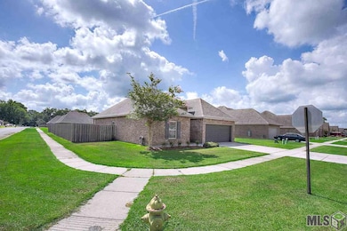 5362 Queens Carriage St, Zachary, LA 70791 - photo 4