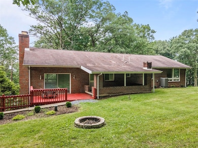 1082 N Boundary Rd, Cranberry Township, PA 16066 - photo 2