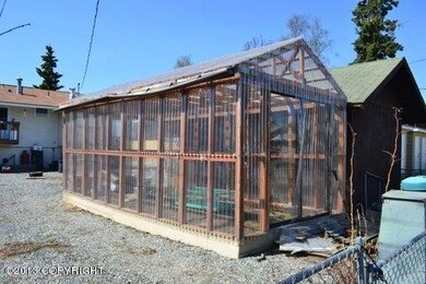 Green House & Shed