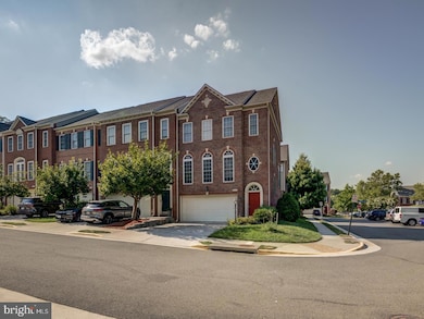 8410 Chaucer House Ct, Lorton, VA 22079 - photo 3