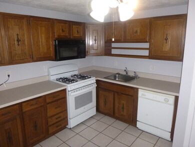 5 Karen Cir unit 11, Billerica, MA 01821 - photo 7