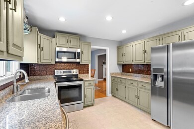 37 Strawberry Hill Rd, Bedford, NH 03110 - photo 5