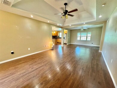 4504 Tulip Dr, Granbury, TX 76049 - photo 2