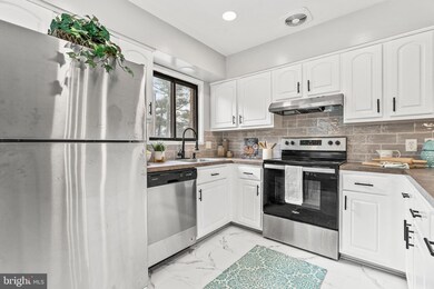 9431 Gentle Cir, Montgomery Village, MD 20886 - photo 5