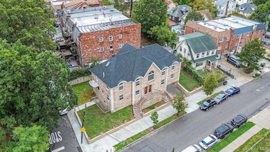 85-02 165th St, Jamaica, NY 11432 - photo 3