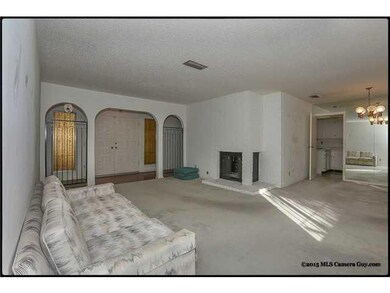 10654 Park View Cir, El Paso, TX 79935 - photo 5