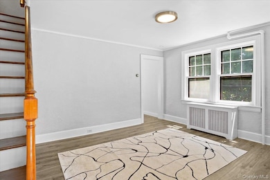 13 Potters Ct, Great Neck, NY 11024 - photo 5