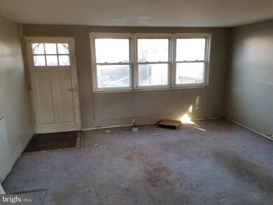 920 Imperial Ct, Halethorpe, MD 21227 - photo 6