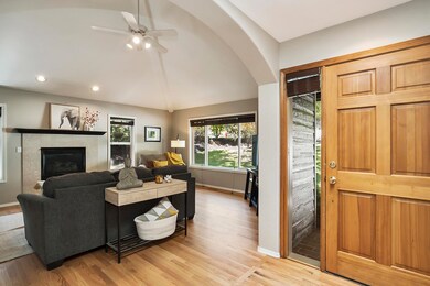 590 NW Lindsay Ct, Bend, OR 97701 - photo 5