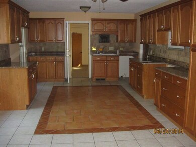 6403 Stapleton Rd, Lizella, GA 31052 - photo 6