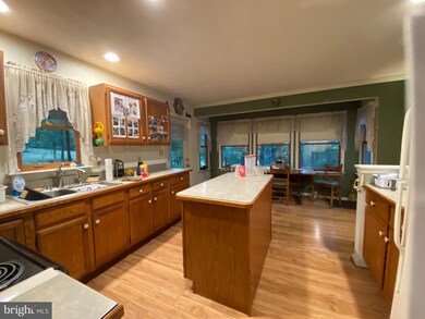 430 Hackamore Ln, Berkeley Springs, WV 25411 - photo 7