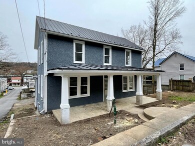 364 Wilkes St, Berkeley Springs, WV 25411 - photo 4