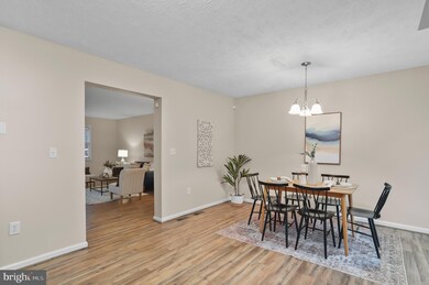 1182 Fairchild Ave, Hagerstown, MD 21742 - photo 5