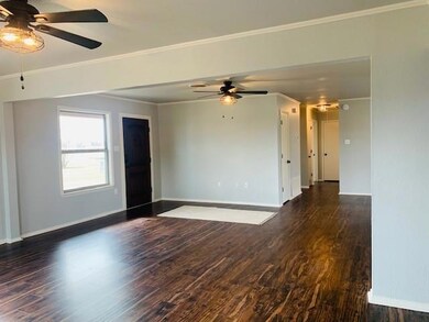 215 Mcdaniel St, Callisburg, TX 76240 - photo 2