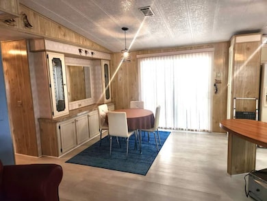 5200 28th St N unit 636, Saint Petersburg, FL 33714 - photo 3