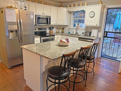 160 Clement Dr, Savannah, TN 38372 - photo 2