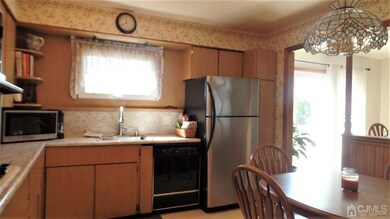 East-In Kitchen Alternate Vew