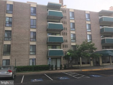 Lafayette Park unit 602, Falls Church, VA 22041 - photo 2