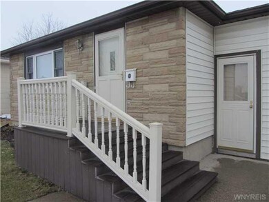 Exterior Front. Neat and  welcoming entrance:maint