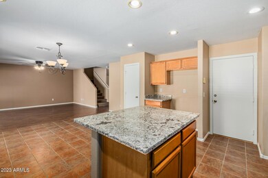 07 Kitchen/Dining Room