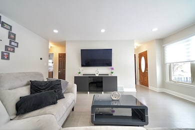 7122 W Agatite Ave, Norridge, IL 60706 - photo 2