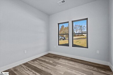 101 Stratford Rd, Moore, SC 29369 - photo 5