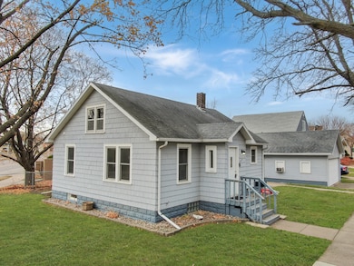 1016 20th St S, La Crosse, WI 54601 - photo 2