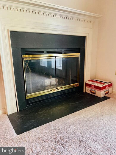 12209 Eagles Nest Ct unit K, Germantown, MD 20874 - photo 2