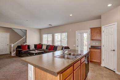 Middle Kitchen Island