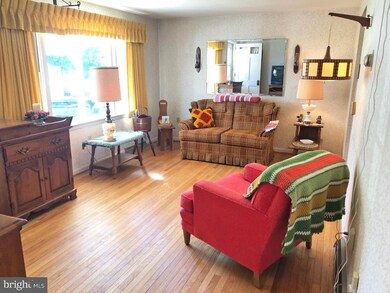 37 Maple Ave, Boyertown, PA 19512 - photo 5