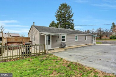 930 Coldspring Rd, Fayetteville, PA 17222 - photo 5