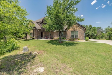 1703 Adams Ln, Azle, TX 76020 - photo 3