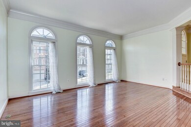 6924 Inlet Cove Dr, Fort Belvoir, VA 22060 - photo 7