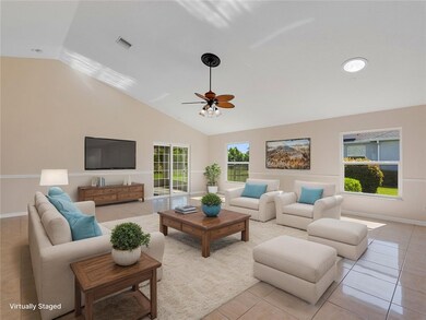Beautiful light & bright open living space idea!