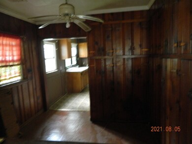 708 SE Third St SE, Moultrie, GA 31776 - photo 2