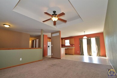 427 SE 44th St, Topeka, KS 66609 - photo 5