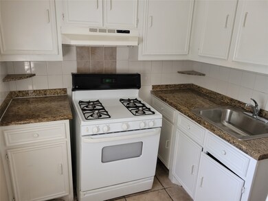 4410 Engleford St unit 4, Houston, TX 77026 - photo 3