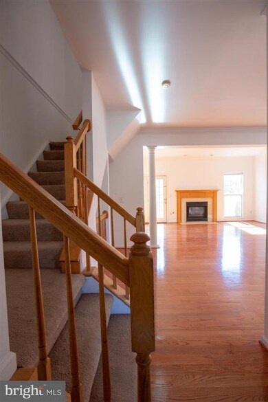 2007 Madrillon Springs Ct, Vienna, VA 22182 - photo 3