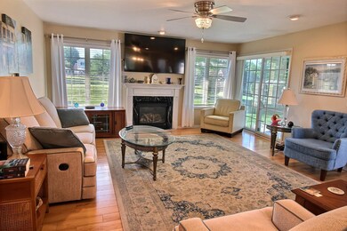 825 Charles Ct unit 20, Oregon, WI 53575 - photo 4