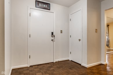 7432 Lions Head Dr unit 5, Indianapolis, IN 46260 - photo 4