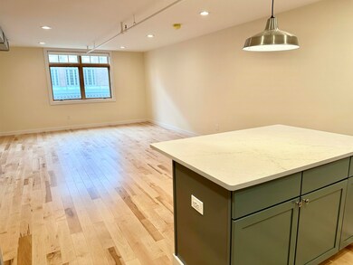 31 Center St unit Apartment 2, Rutland, VT 05701 - photo 2