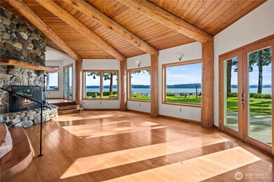 Custom Douglas Fir and Sweeping Westerly Views~