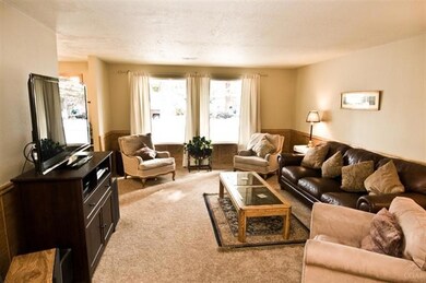 20379 Illahee Dr, Bend, OR 97702 - photo 2