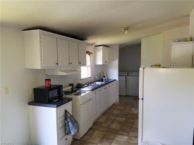 1166 Foggy Mountain Rd, Asheboro, NC 27205 - photo 6